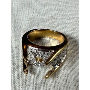 Ivana Trump Vintage Y2K statement crystals size 8 ring setting